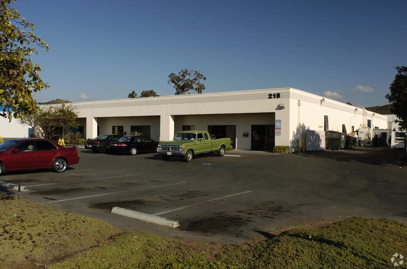 Commercial Building photo 2