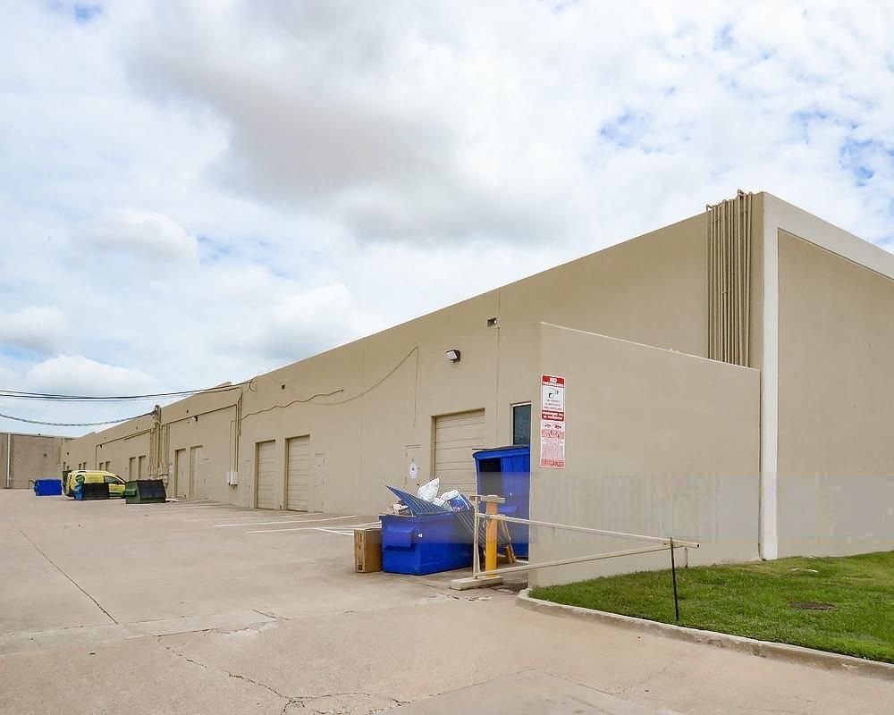 Jupiter Commerce Center photo 4