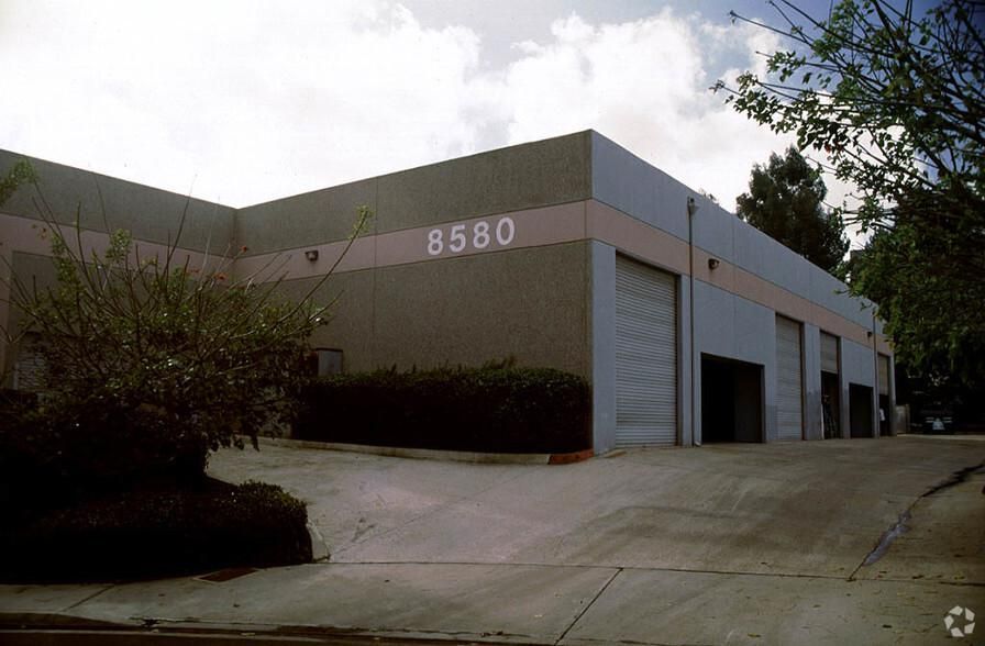8580 Spectrum Ln photo 2