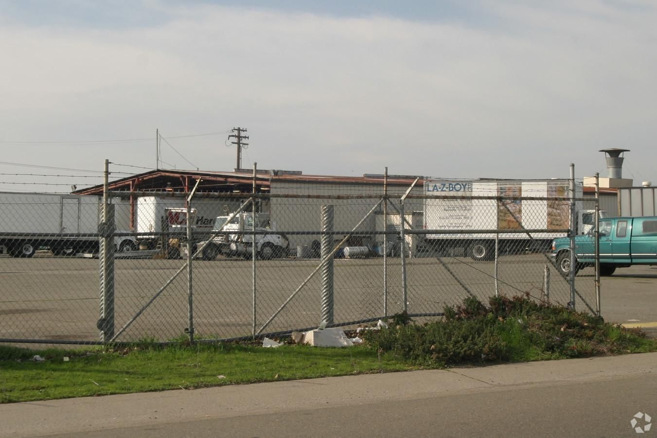 IND BLDG in CULTIVATION OF CANNABIS ZONE photo 4