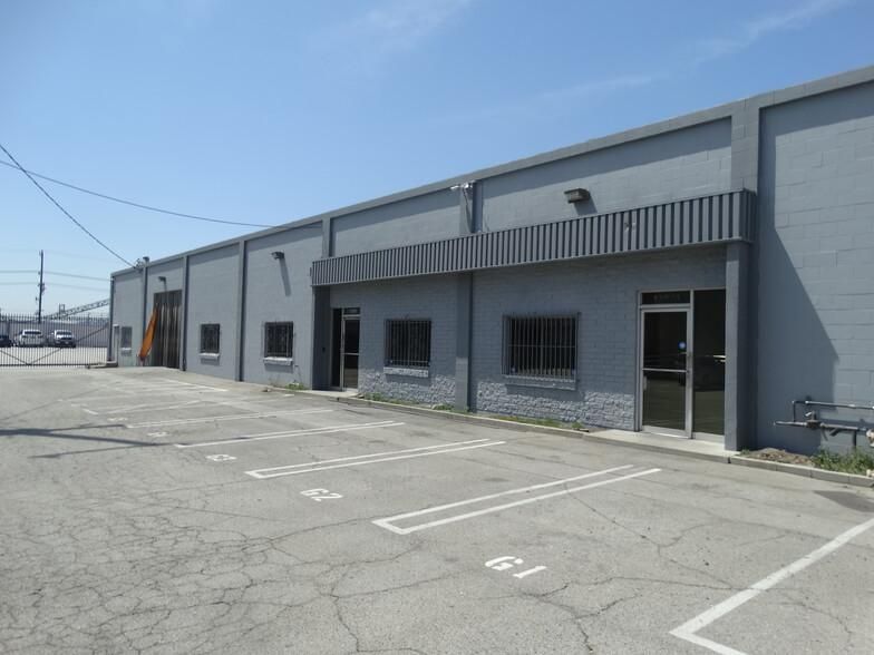 North Hollywood Industrial Campus 13068 Saticoy St photo 2