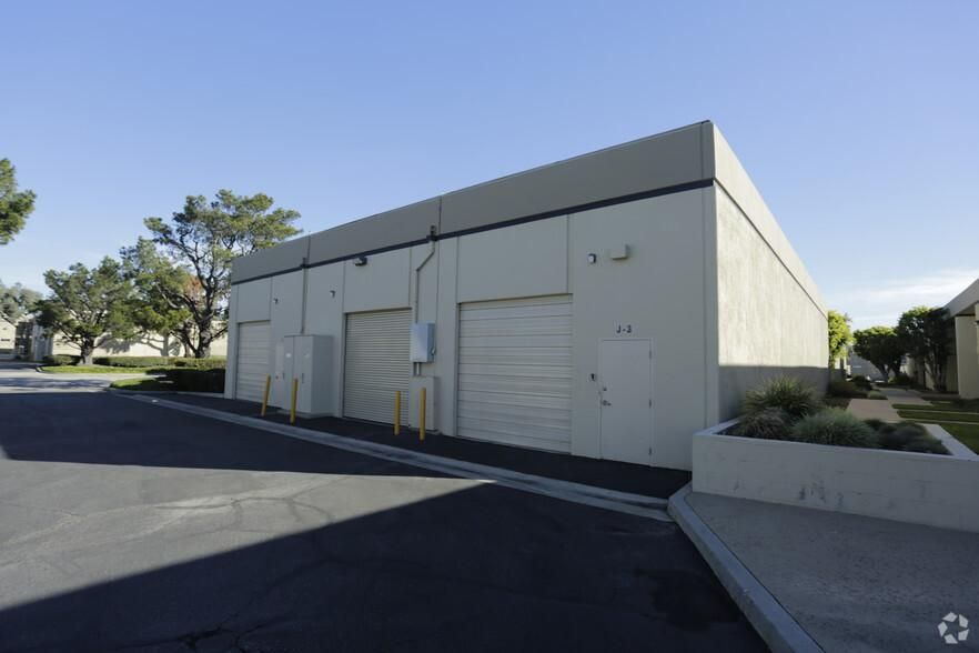 Bldg J 2808 Oregon Ct photo 2