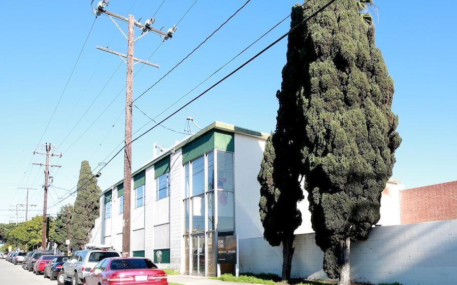 1800 Olympic Blvd photo 2