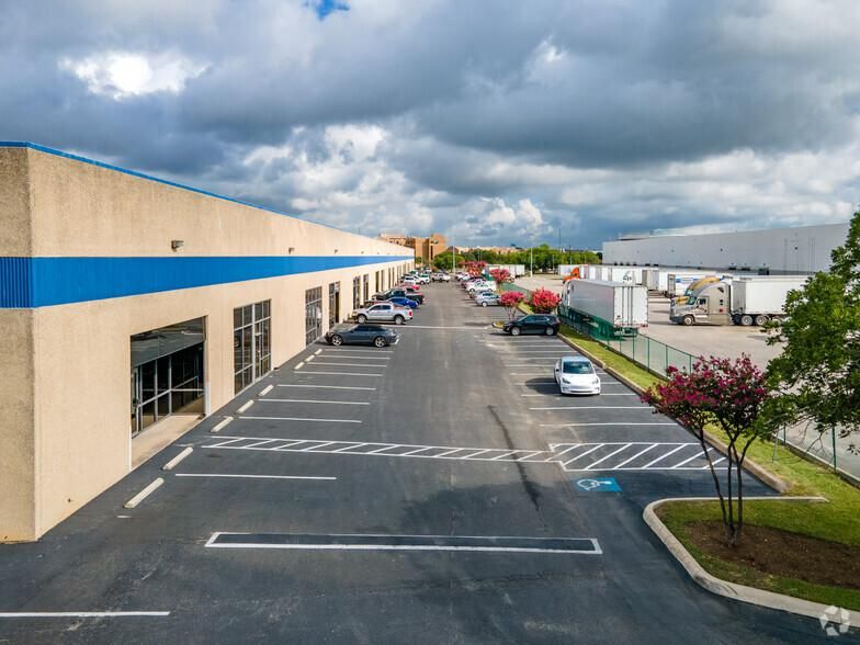 Binz Engleman Distribution Center 3816 Binz Engleman Rd photo 4