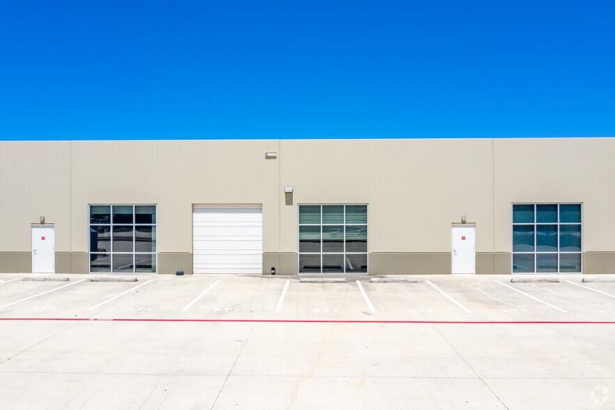 Thousand Oaks Distribution Center 3660 Thousand Oaks Dr photo 2