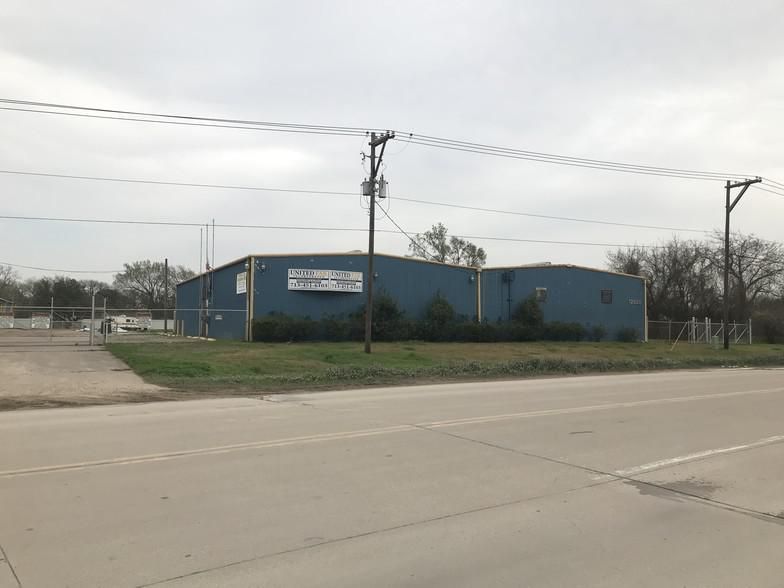 12820 Industrial Rd photo 3