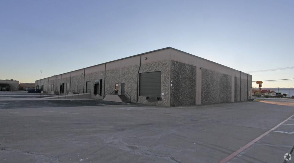 Northbrook Center - Bldg 1 1001 NE Loop 820 photo 2