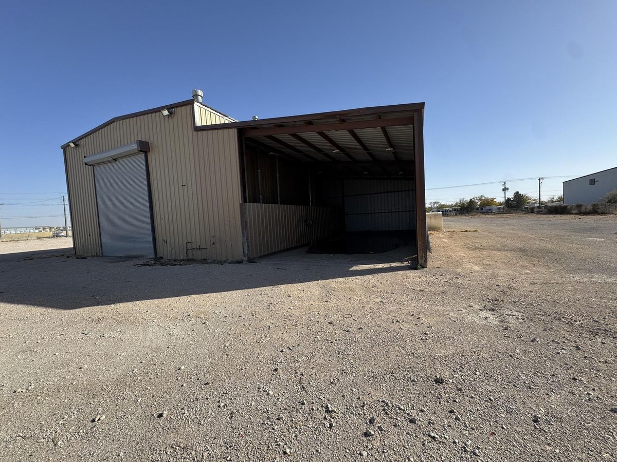 Heavy Industrial Crane Served Shop w/ Wash-Bay photo 4