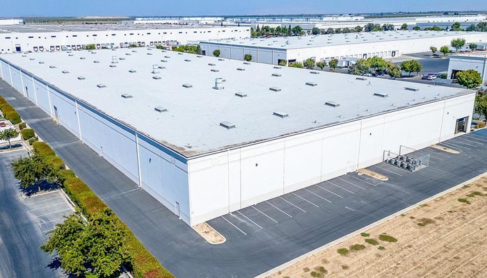 Warehouse Space for Rent at 2247 N Plaza Dr Visalia, CA 93291 - #9