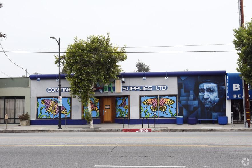 7039 Reseda Blvd photo 3