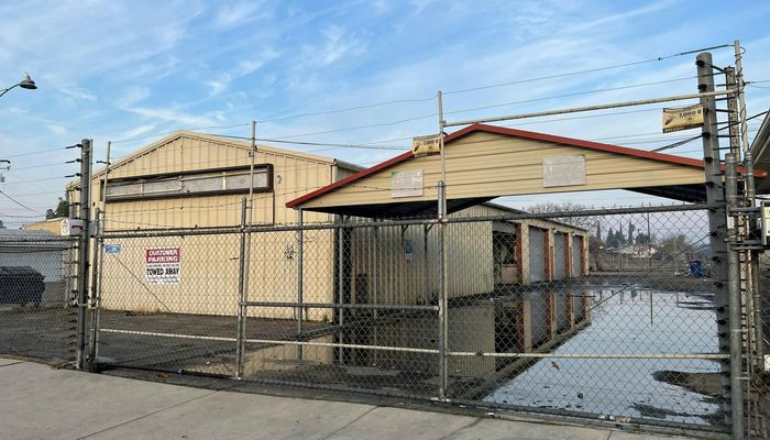 Warehouse Space for Rent at 1308 W Iota Fresno, CA 93728 - #4