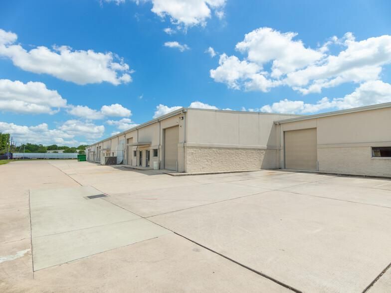 Building A Suite 15A 221 Barren Springs Dr photo 2