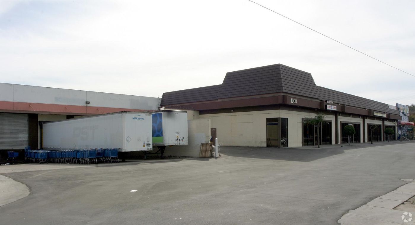 Retail Property For Lease photo 4