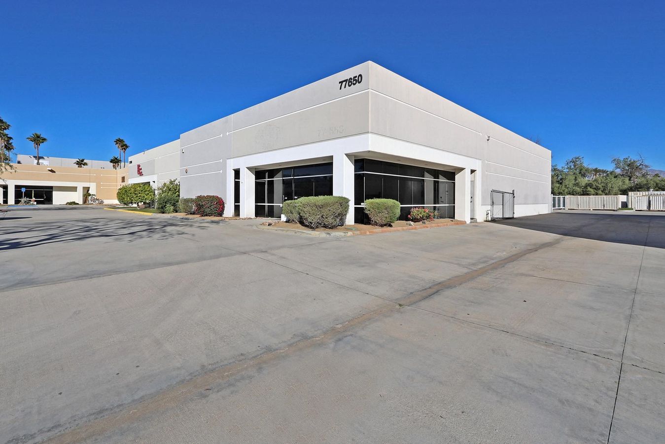 77650 Enfield Ln photo 2