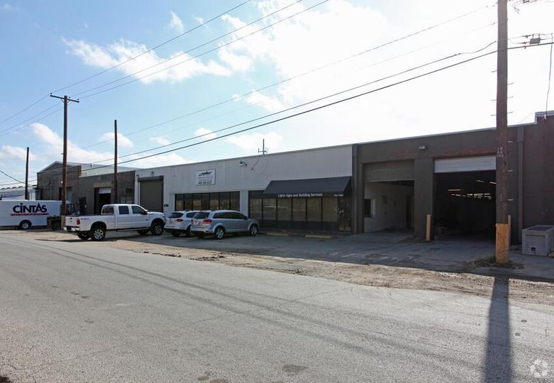 8230-8238 Lovett Ave