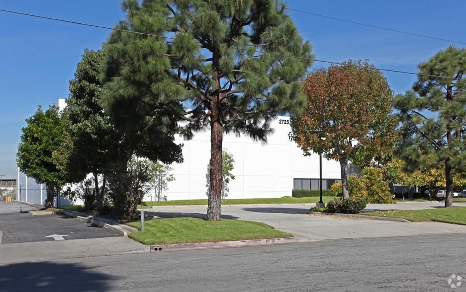 2725 El Presidio St photo 1