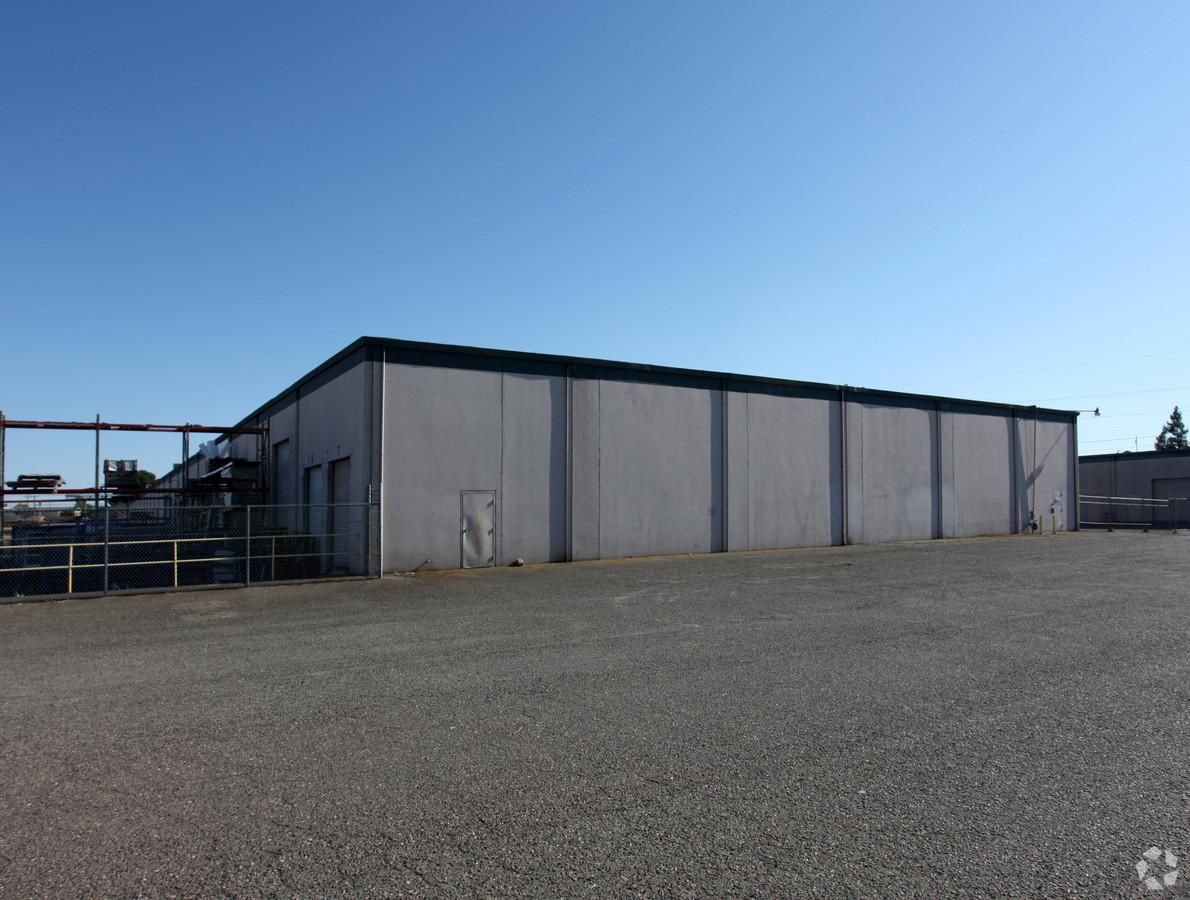 Industrial Property For Lease photo 4