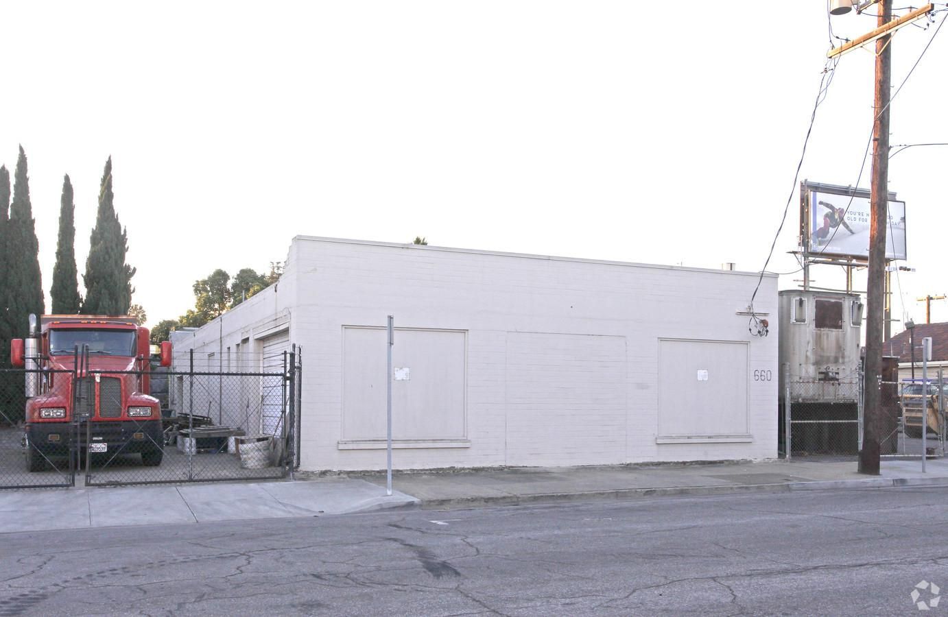 Industrial building available for relocation photo 1