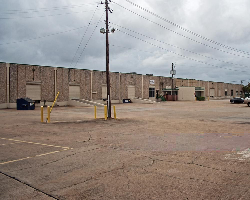 Wynnwood Industrial Park - Buildings 2 & 3 photo 2