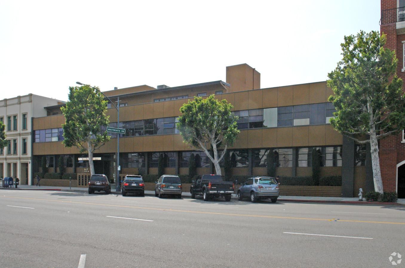 Executive Office Property for Lease photo 2