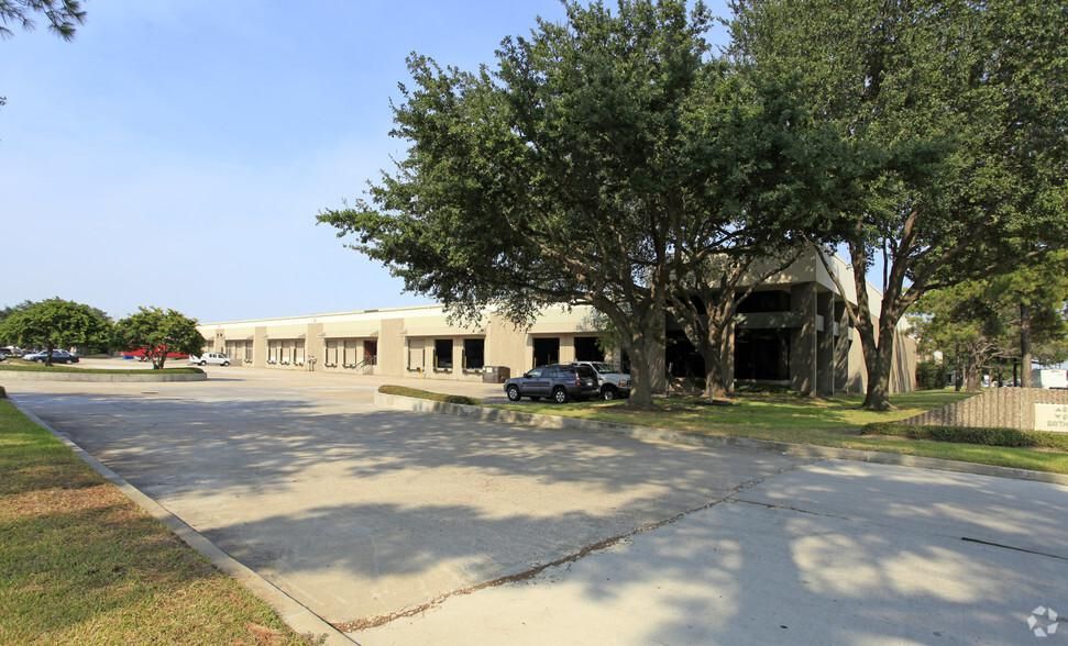 Northwest Industrial Park 9200-9230 Baythorne Dr photo 2