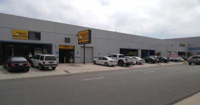 INDUSTRIAL WAREHOUSE/RETAIL W/ OFFICES - PRIME