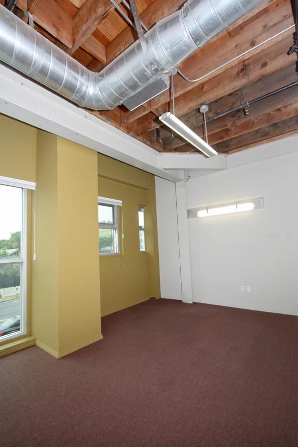 Office Property For Lease photo 4