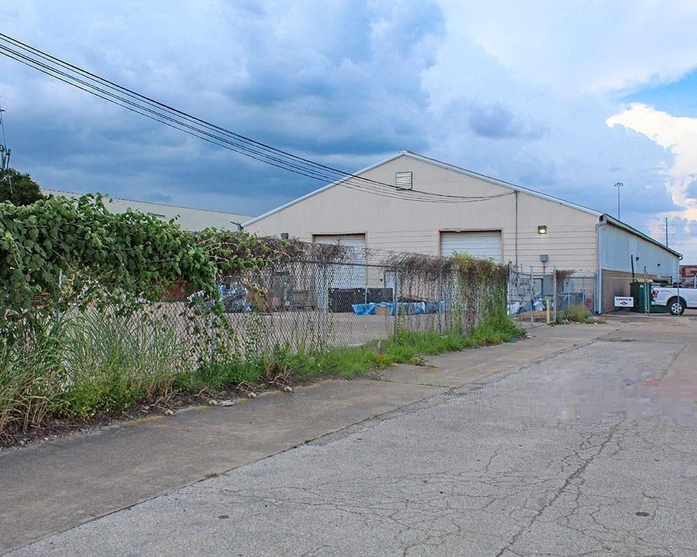 204 Industrial Blvd photo 2