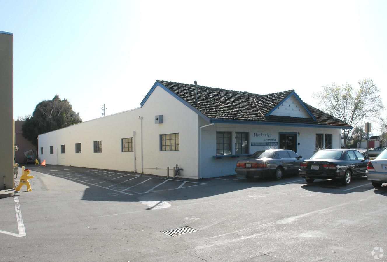 Flex Property For Lease photo 3