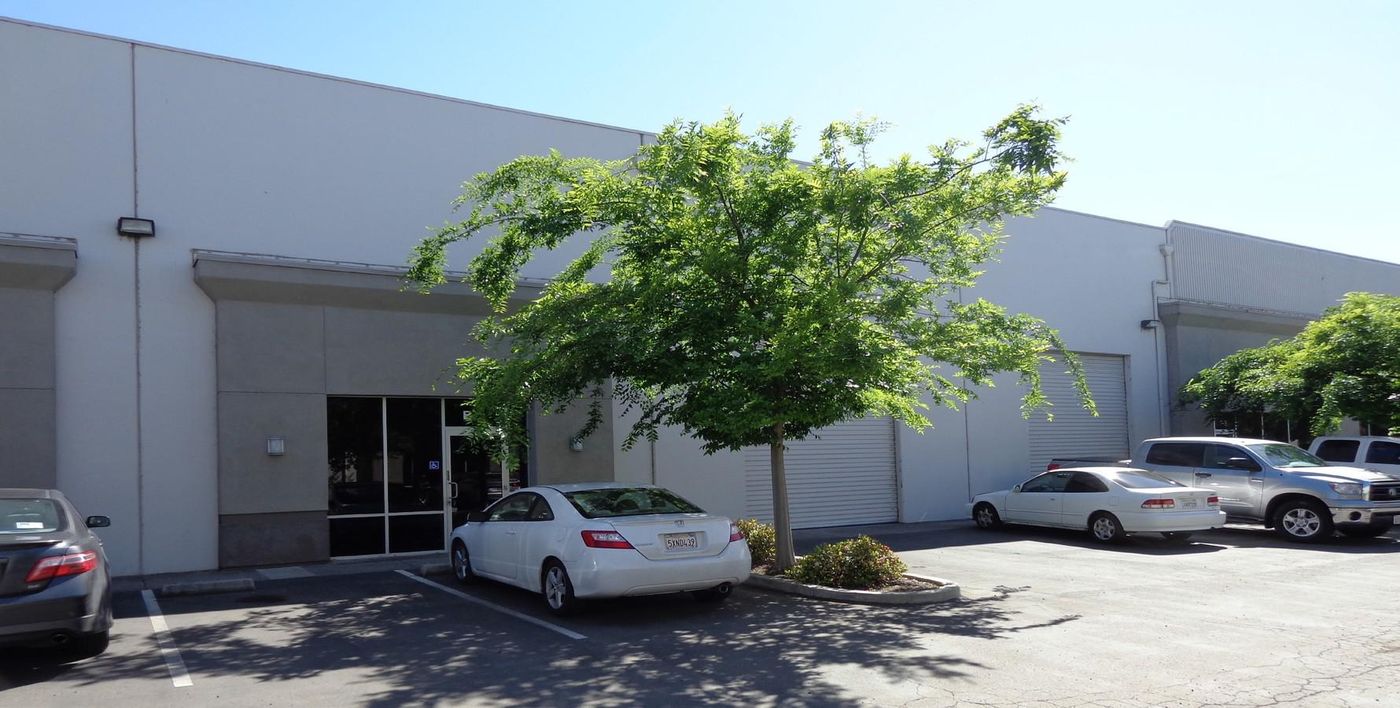 Northwood Commerce Center photo 2