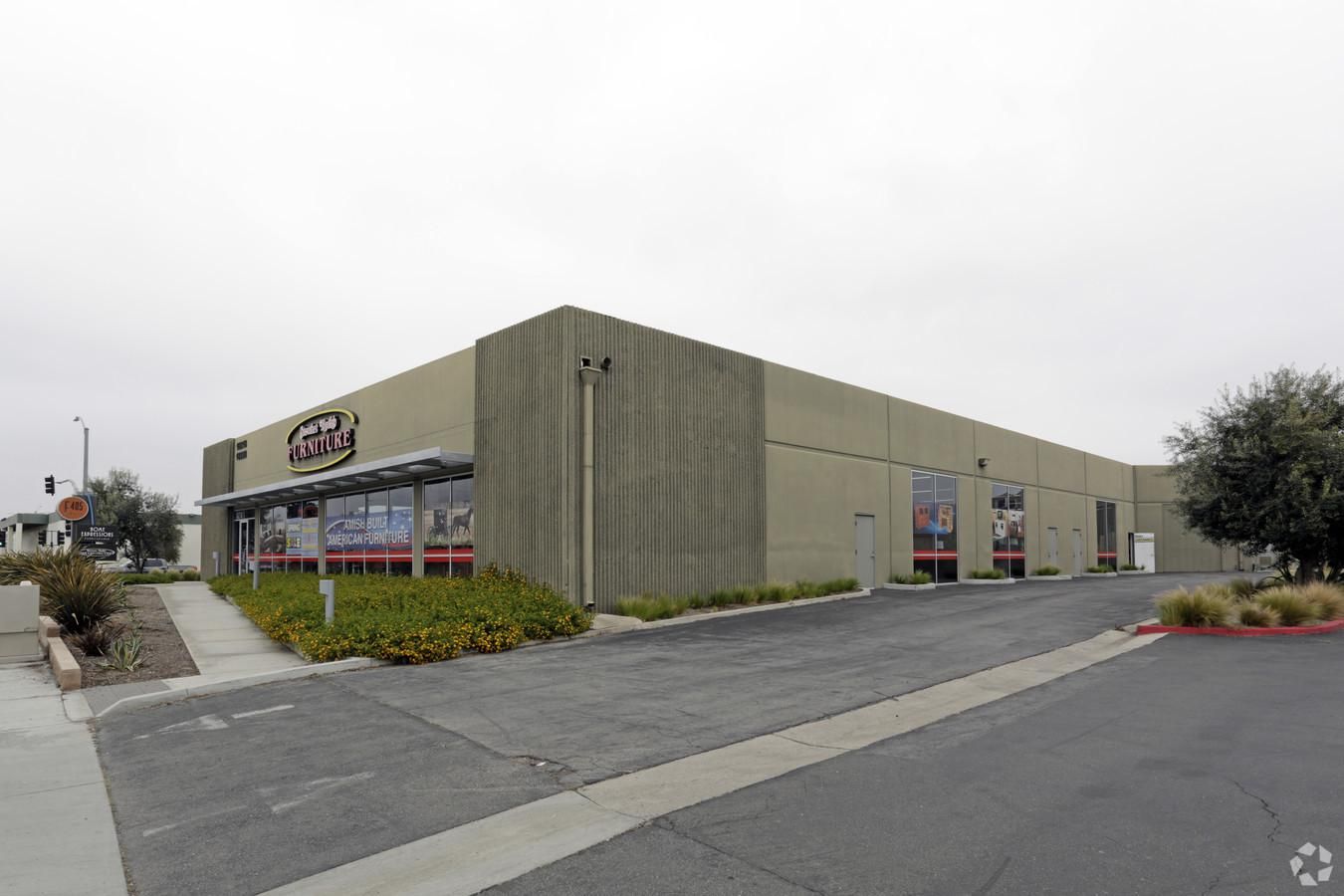 Retail Property For Lease photo 4