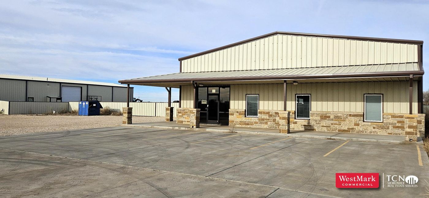 9402-D FM 1585 photo 3