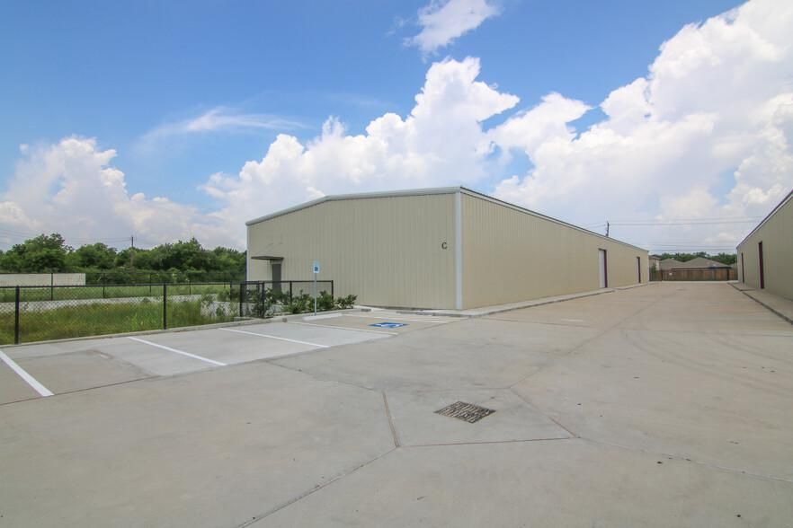 8051 S Sam Houston Pkwy East 8051 S Sam Houston Pky E photo 2