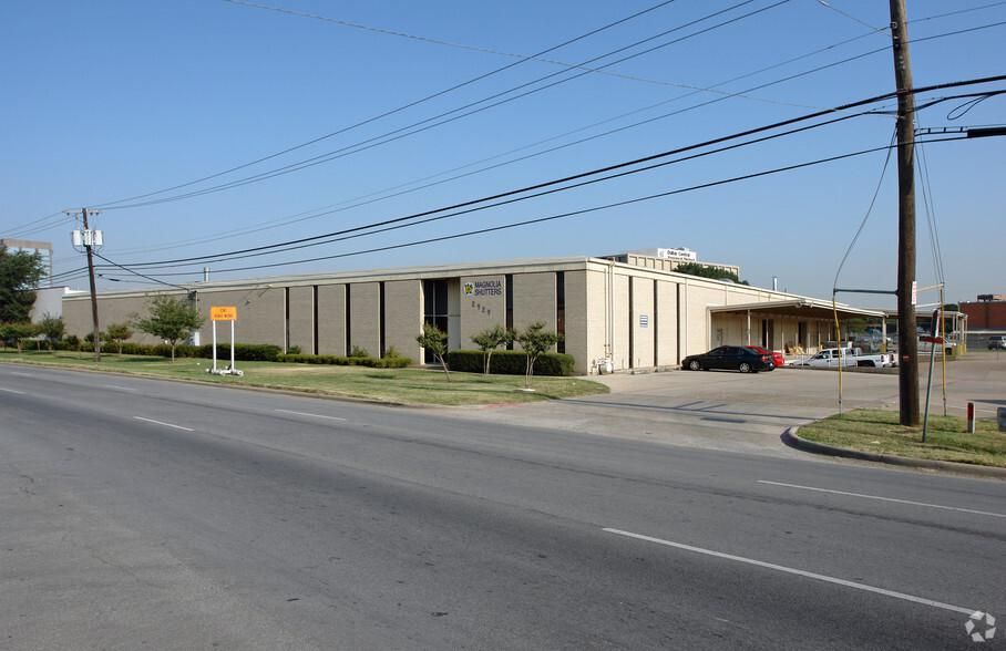 2929 Irving Blvd photo 3