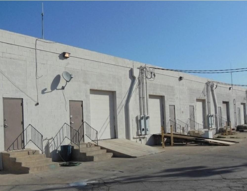 2225 W. Mountain View Rd. photo 2