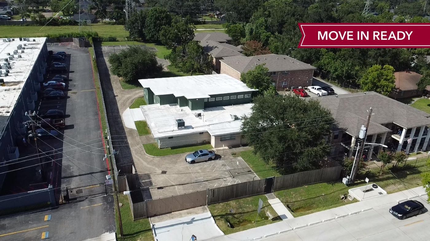 4202 Sherwood Ln photo 1