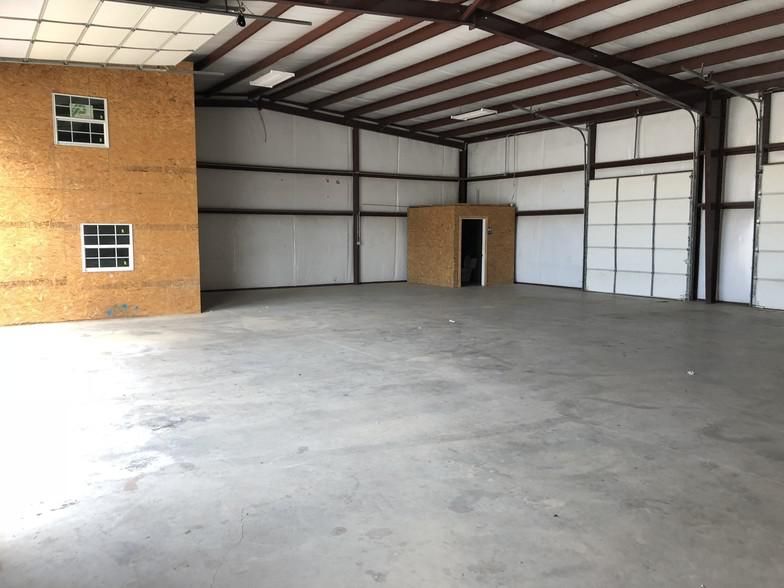 616 County Road 4841 photo 2
