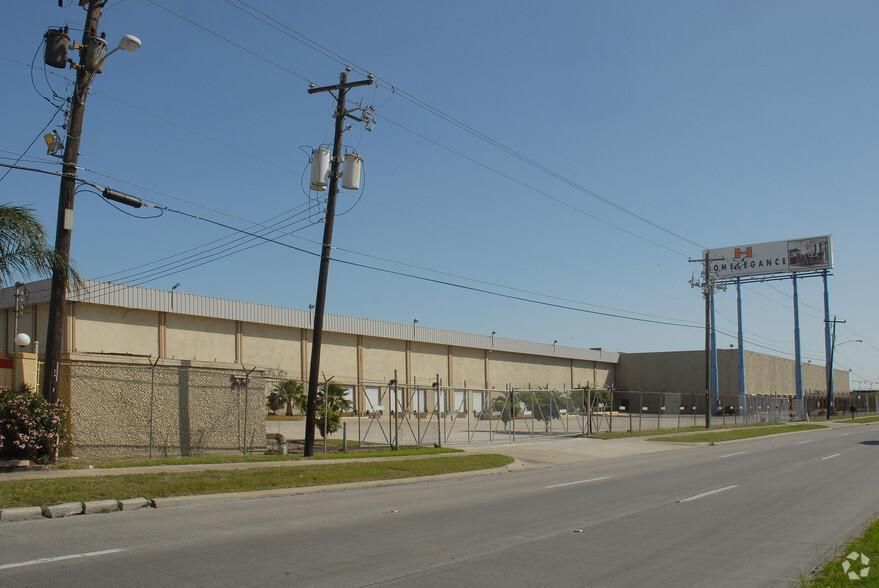5055 S Loop Fwy E photo 2