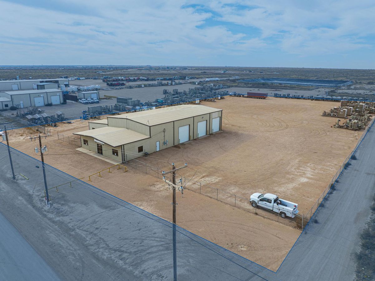 Crane Ready Warehouse off TX-191 photo 2