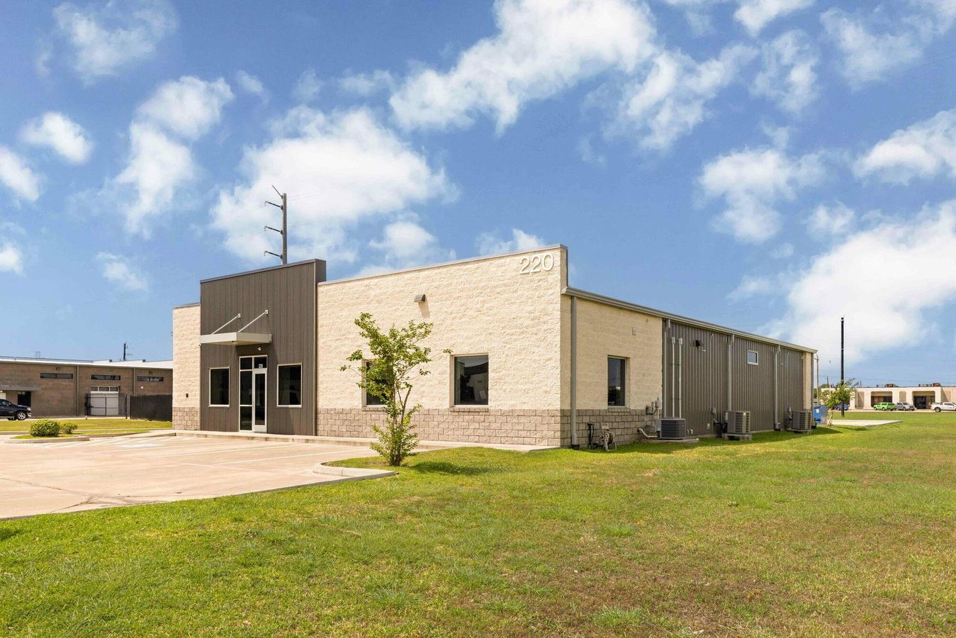 220 Ibis St photo 4