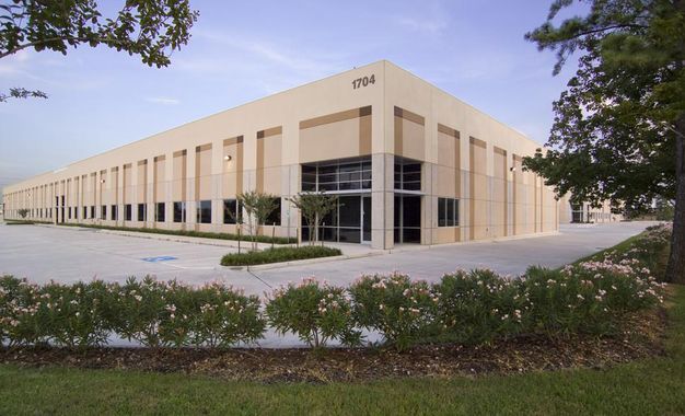 Central Green Business Park 16685 Air Center Blvd