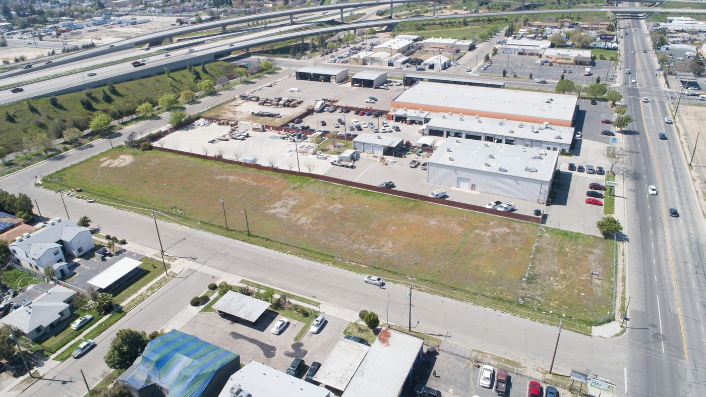 BRAND NEW OFFICE/WAREHOUSE BUILDING photo 3