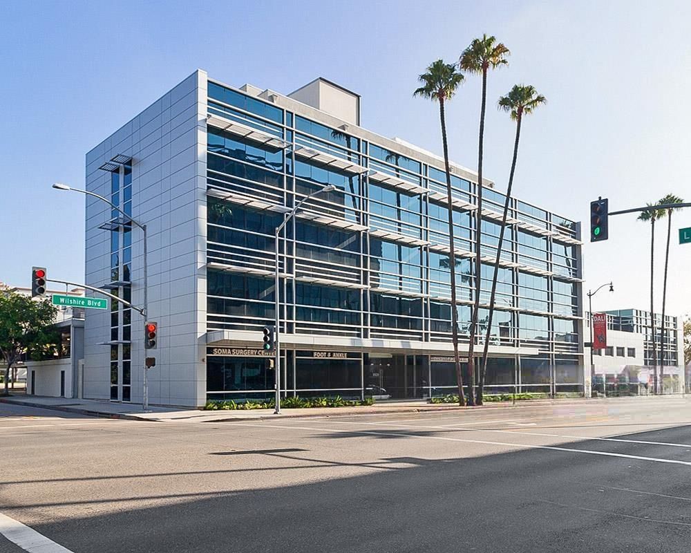8901-8929 Wilshire Blvd photo 3
