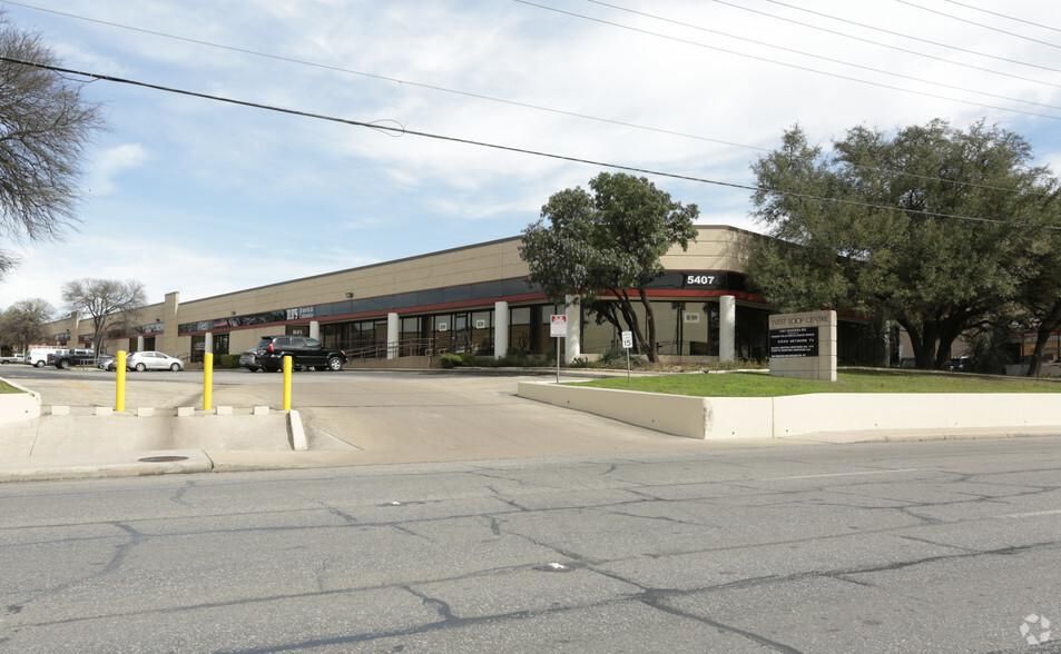 West Loop II Centre 5407-5419 Bandera Rd photo 4