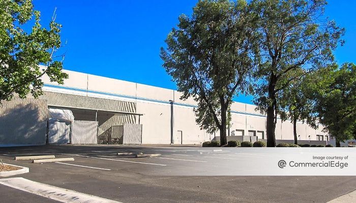 Warehouse Space for Rent at 27727 Avenue Scott Santa Clarita, CA 91355 - #2