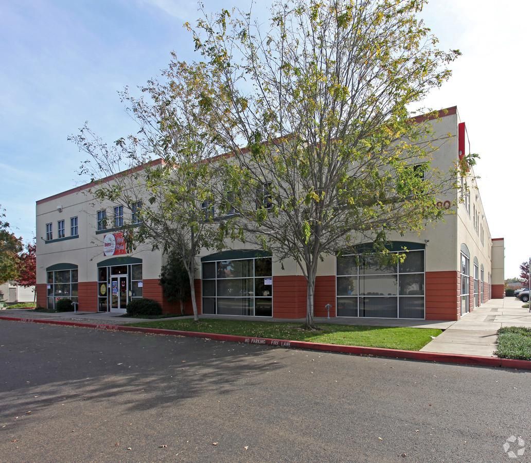 Industrial Property For Lease photo 1