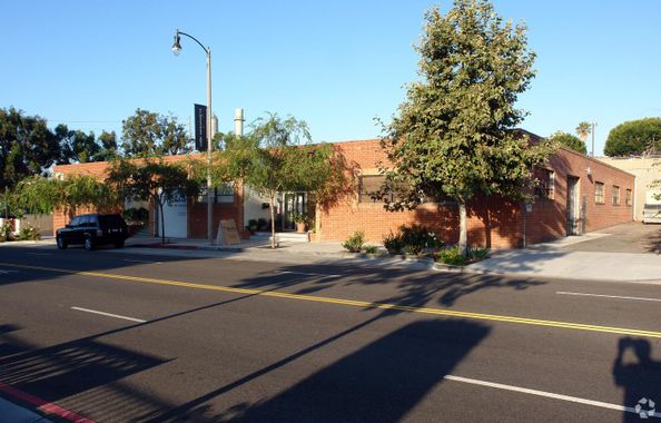 Multiple Spaces Property For Lease