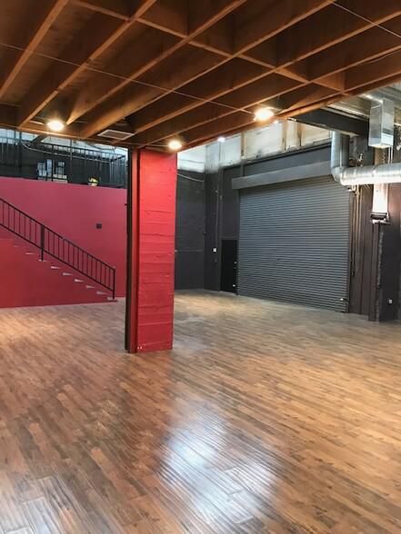 671 W Broadway photo 2