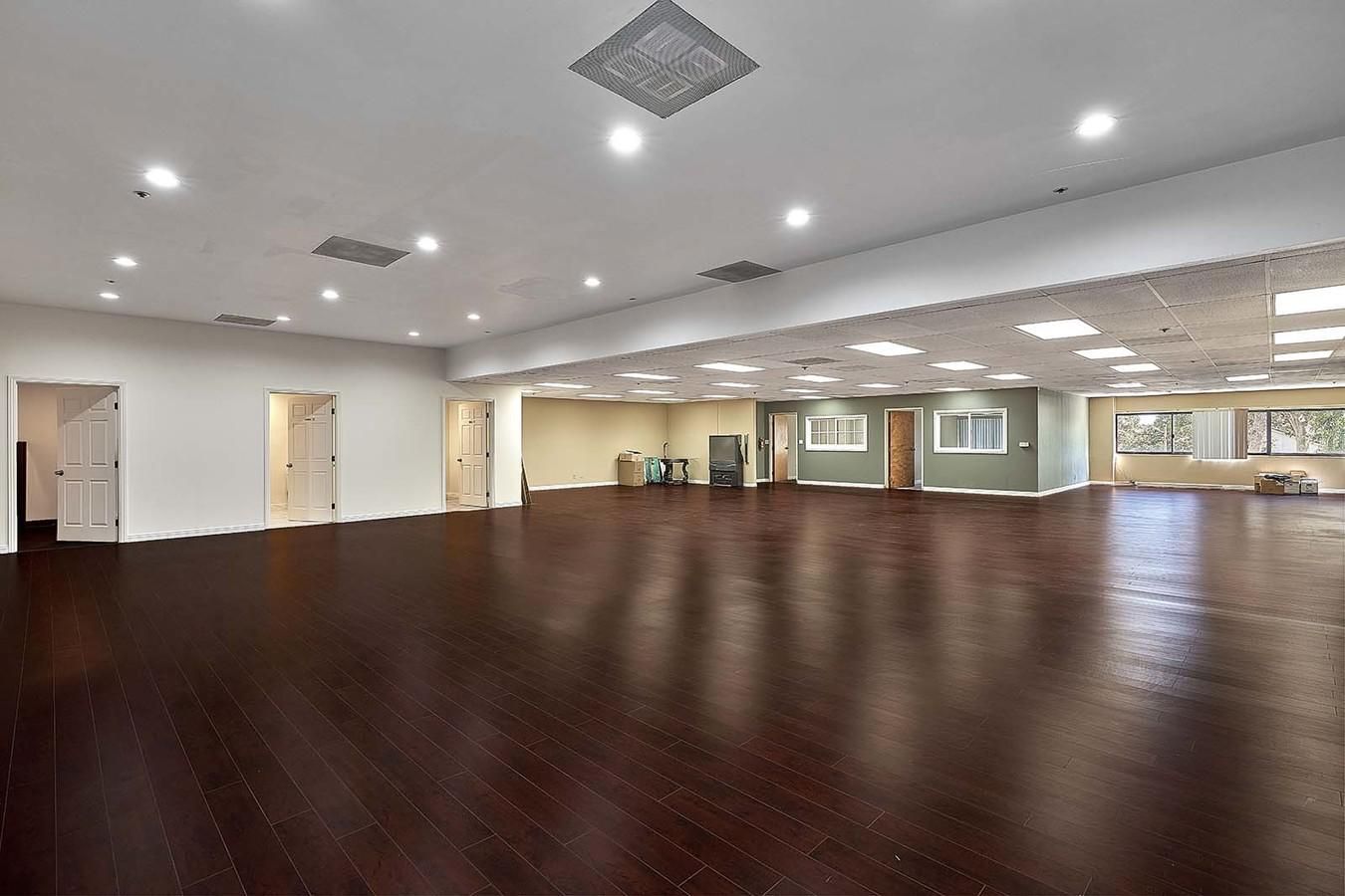 Multiple Spaces Property For Lease photo 3