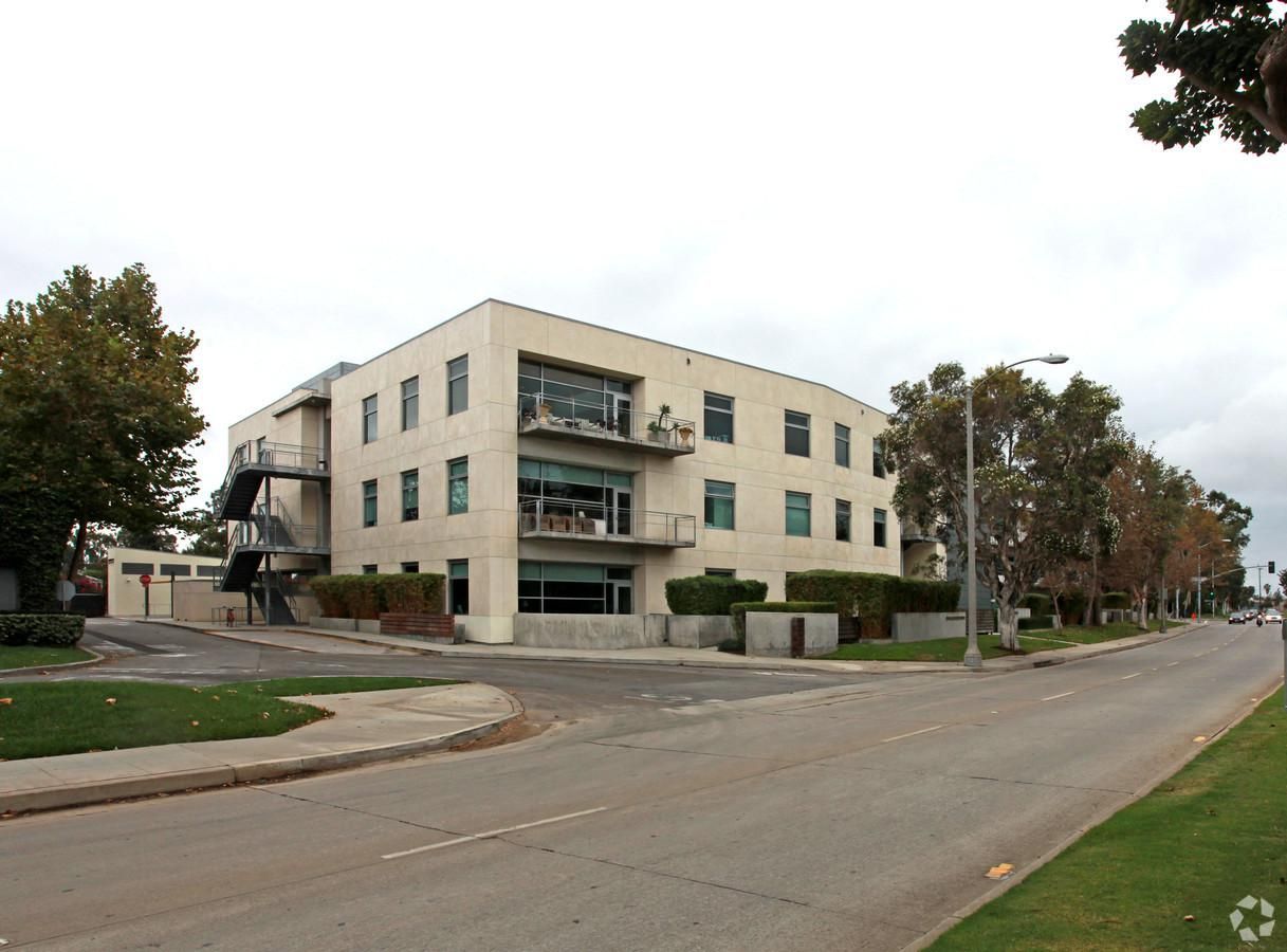 Lantana West photo 1